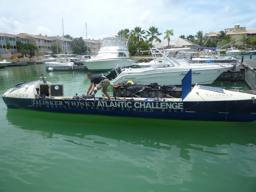 Bateau à quai BARBADE